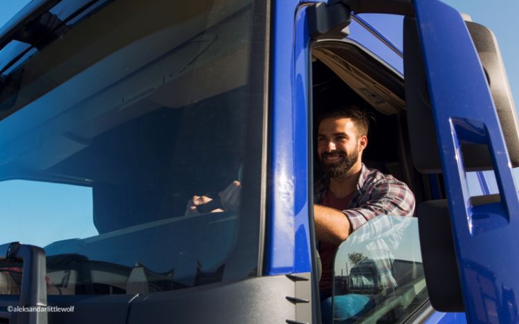 Blog - 5 reasons that motivate drivers to stay at a company 5 reasons that motivate drivers to stay at a company - Frotcom