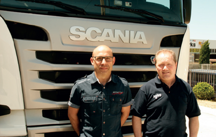 Daynpe Tranworld ensures full coverage with Frotcom Mr. Juan Ortiz (on the left) and Mr. Antonio González.